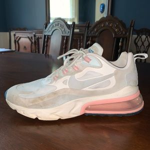 Woman’s airmax 270 reacts size 8.5